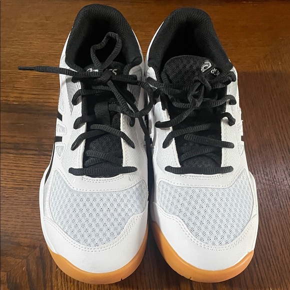 Asics Other - ASICS Upcourt 5 White and Black Athletic Shoes Mens Size 7 Women's Size 8 1/2